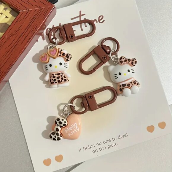 🍏50% OFF/3+...6-pcs Set of Cute Hello Kitty Bag Charms - Picture 6 of 10